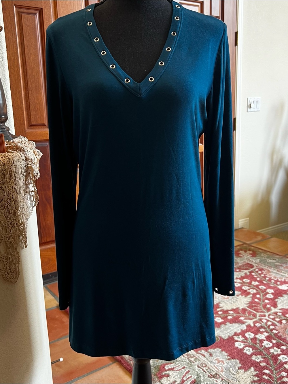 Jude Women's Teal Blue Top Shirt Size M Grommet V Neckline Long Sleeves
